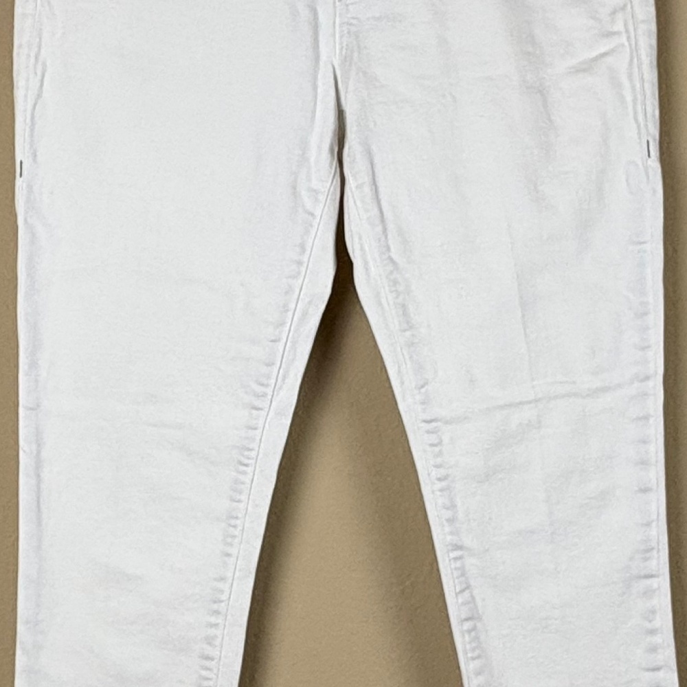 Cabi White Cotton Blend Jeans; Size 6 - Picture 3 of 12